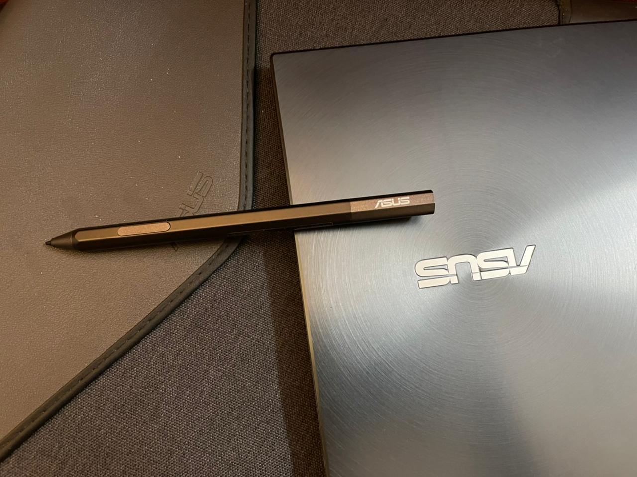 The Asus ZenBook 13 OLED UM 325 is powered by the AMD Ryzen 5 and Ryzen 7 processor with AMD Radeon Graphics. The Asus ZenBook 13 OLED UM 325 is powered by the AMD Ryzen 5 and Ryzen 7 processor with AMD Radeon Graphics.