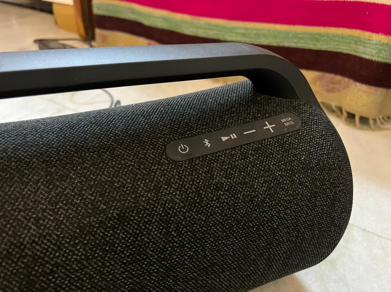 The Sony SRS-XG500 portable wireless speaker comes with a handle for easy portability. The device has an IP66 rating, for water and dust resistance. Sony SRS-XG500