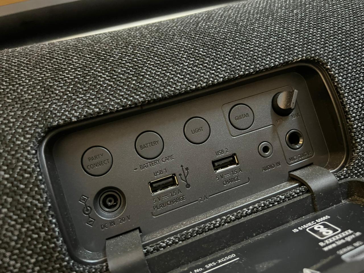 Sony SRS-XG500 portable wireless speaker comes with multiple connectivity options including stereo mini jack (input), two USB A, microphone input/guitar input as well as the 20V power input. Sony SRS-XG500