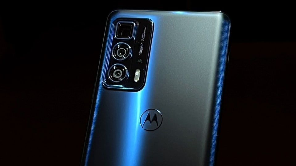 Motorola Edge 20 Pro review: Motorola only sells a single storage variant in India at a price of  <span class='webrupee'>₹</span>36,999. (Source: Amritanshu Mukherjee / HT Tech)