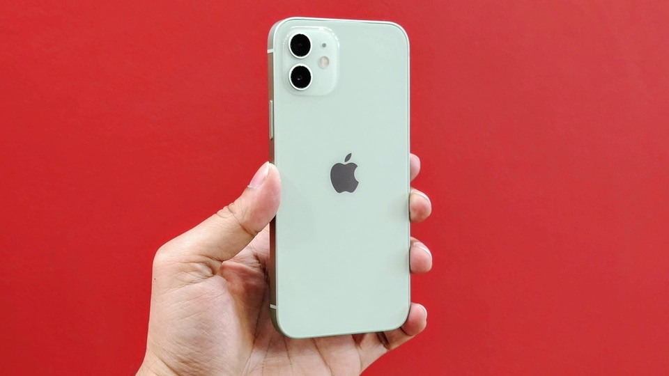 iPhone 12 price: During the ongoing Big Diwali Sale, Flipkart is offering the 128GB version of the iPhone 12 at a price of  <span class='webrupee'>₹</span>59,999.