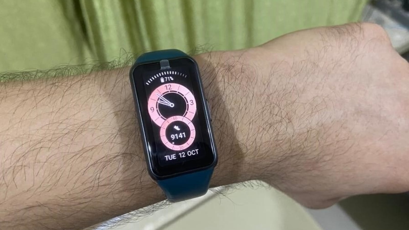 Body Temperature Measurement featured Huawei Band 6 Pro launched