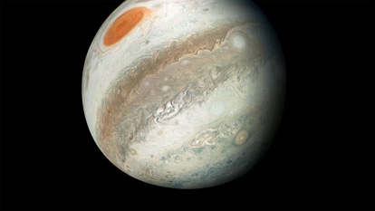 The depth of the Great Red Spot storm on Jupiter was measured by the June spacecraft.