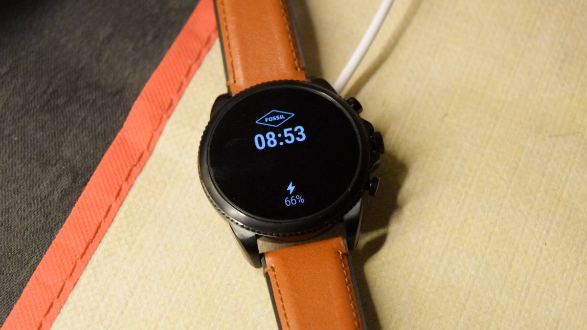 Fossil Gen 6 review: Exquisite design, compromised software