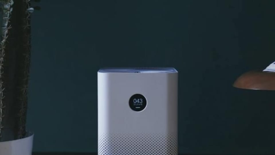 Low maintenance outlet air purifier