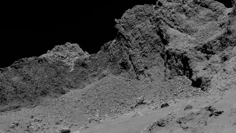 At its closest approach, Comet 67P passed more than 61 million km from the Earth between the orbits of Earth and Mars around the Sun.