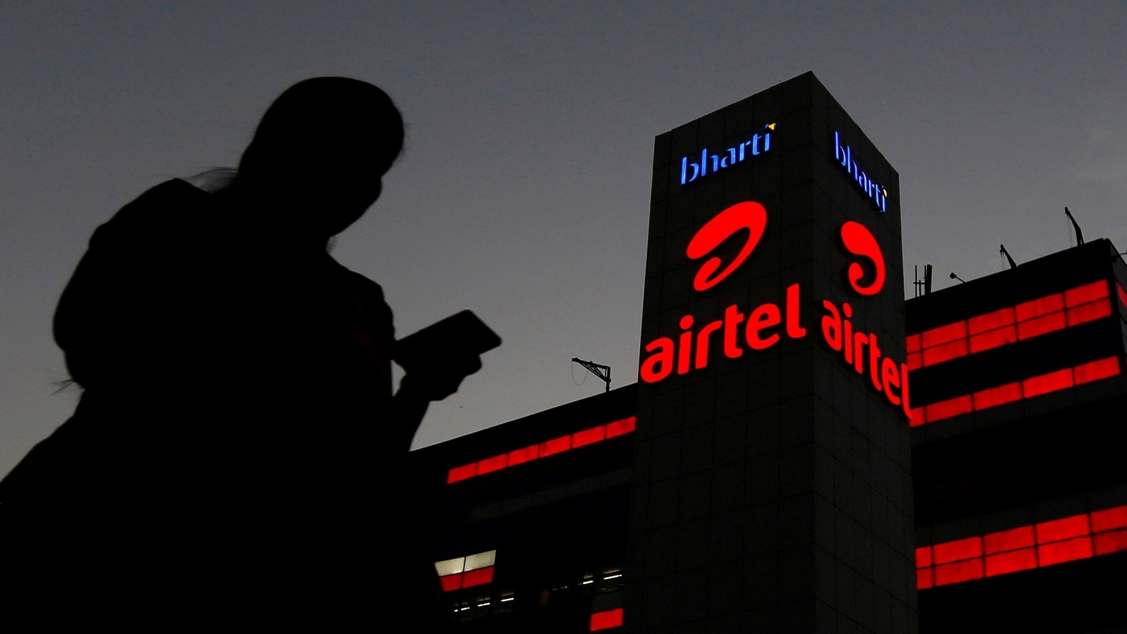 Reliance Jio Vs Airtel Vs Vi: Top Prepaid Plans With Maximum Data ...