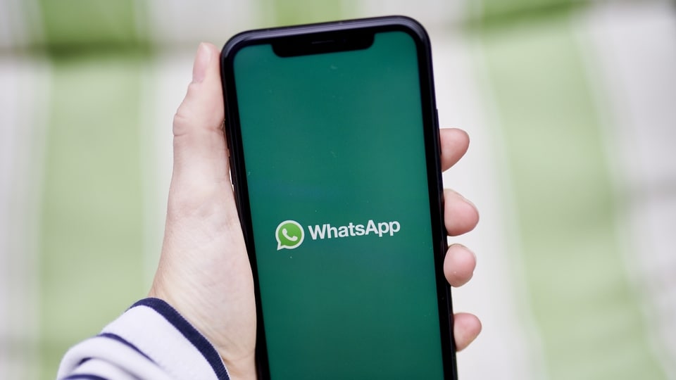 These top 5 WhatsApp features include a new Group icon, bigger stickers, Pause and Resume voice recordings and more.