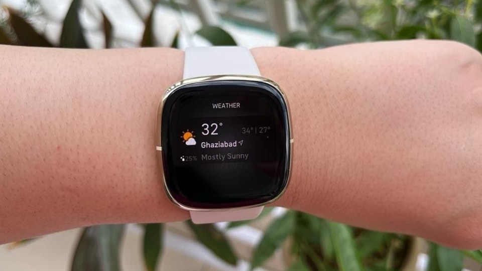 Fitbit cheap versa alternative