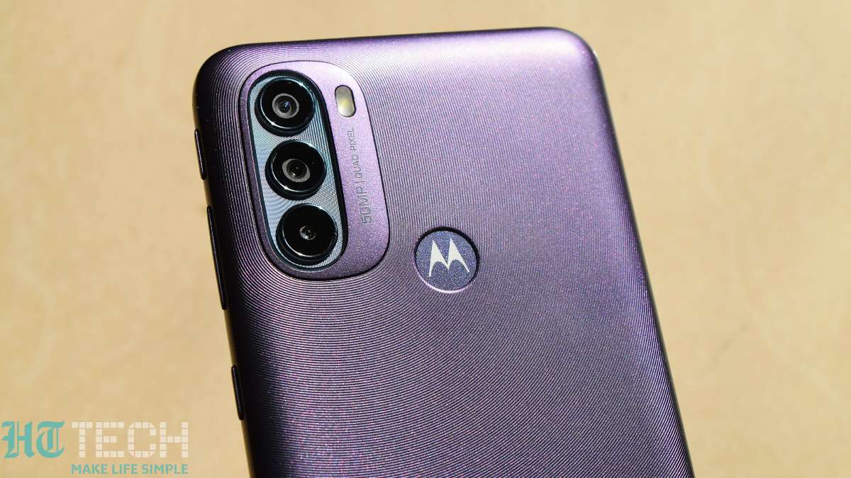 Motorola G31 Cameras: The Moto G31 has just two cameras on the rear: a 50MP main and an 8MP ultra-wide. Motorola G31 Cameras: The Moto G31 has just two cameras on the rear: a 50MP main and an 8MP ultra-wide.