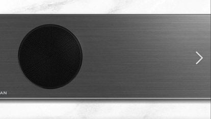 LG new 9.1.5-channel Dolby Atmos and DTS:X soundbar feature an an upward-firing centre speaker.