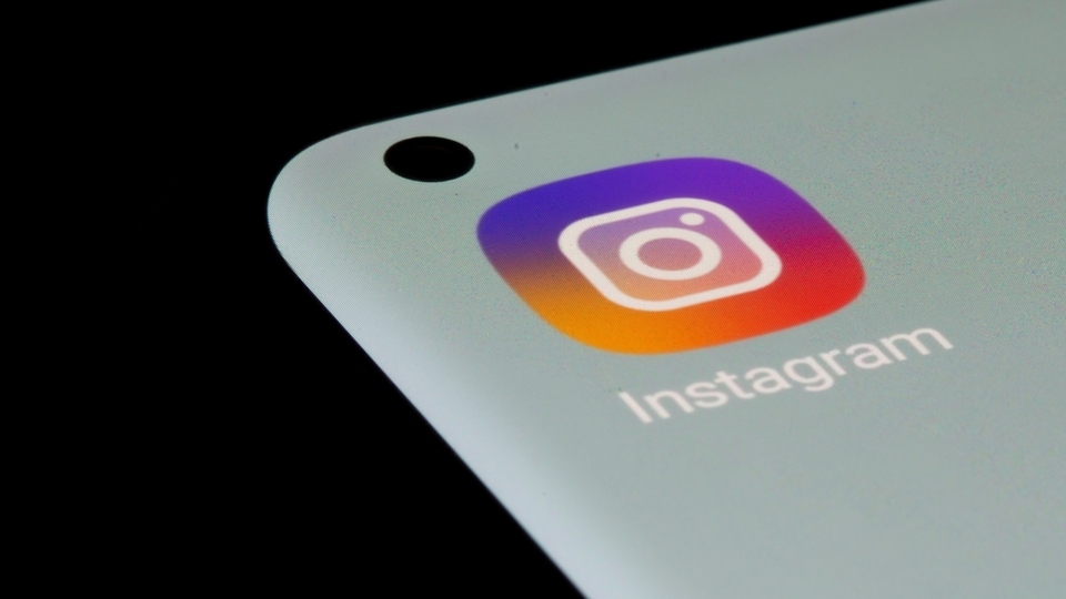 How to see my deleted sales stories on instagram