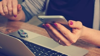 Check the list of top 5 types of apps for working women.