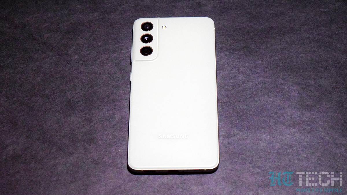 Samsung Galaxy S21 FE 5G: Price- As an introductory offer, 8+128GB variant of Galaxy S21 FE 5G can be availed at Rs. 49999 and 8+256GB variant at Rs. 53999, including Rs. 5000 cashback on HDFC Bank cards. Samsung Galaxy S21 FE 5G: Price- As an introductory offer, 8+128GB variant of Galaxy S21 FE 5G can be availed at Rs. 49999 and 8+256GB variant at Rs. 53999, including Rs. 5000 cashback on HDFC Bank cards.