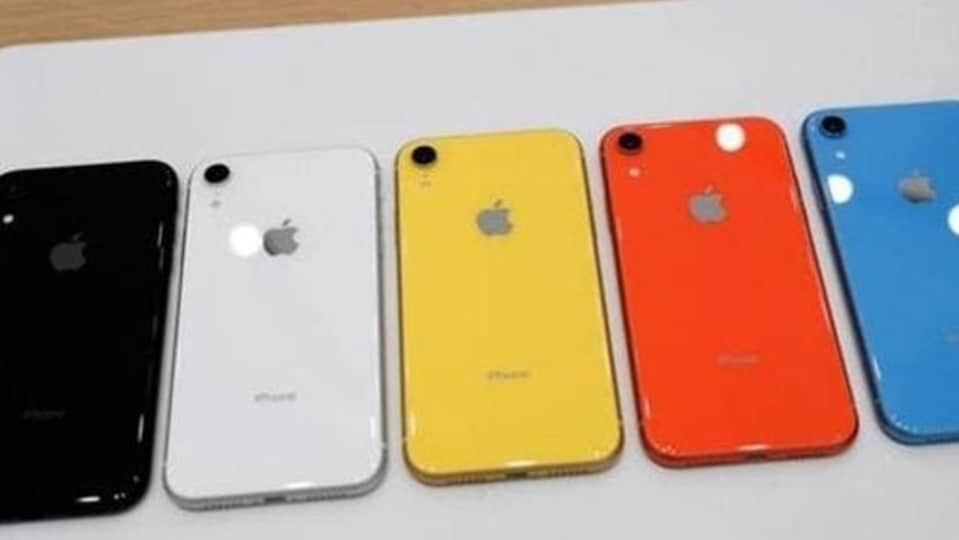 Check out the top 5 smartphones under 50,000 that you can buy in 2022- iPhone XR, iPhone 11, Samsung Galaxy S21 FE 5G, more.