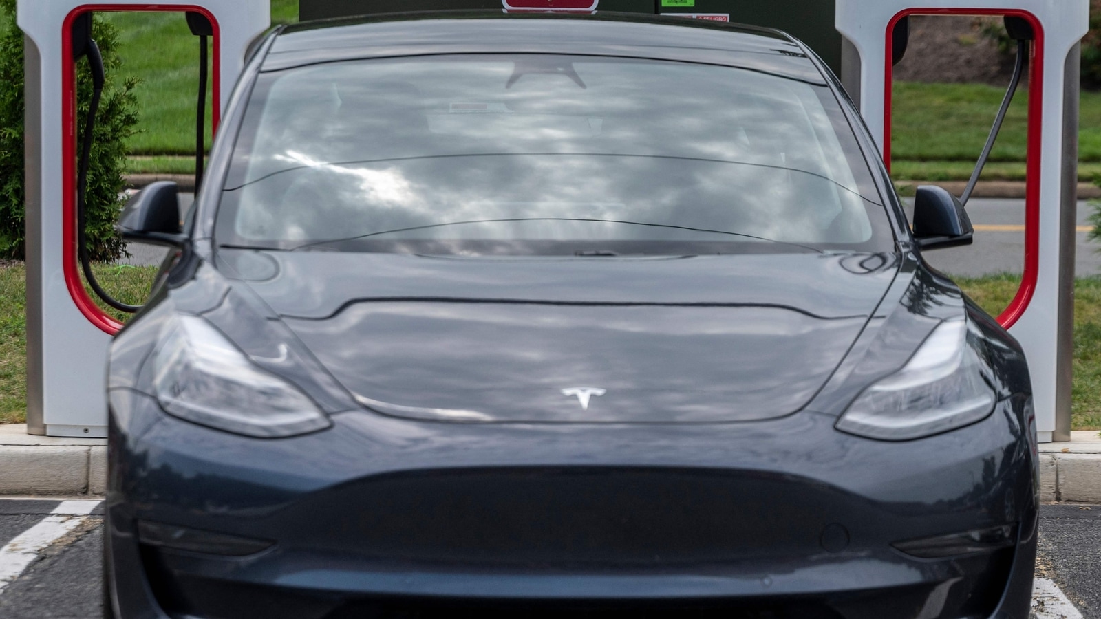 Kaylen Barker, a former contract worker who inspected brake parts, is the latest to complain that Tesla ignores discrimination. tesla