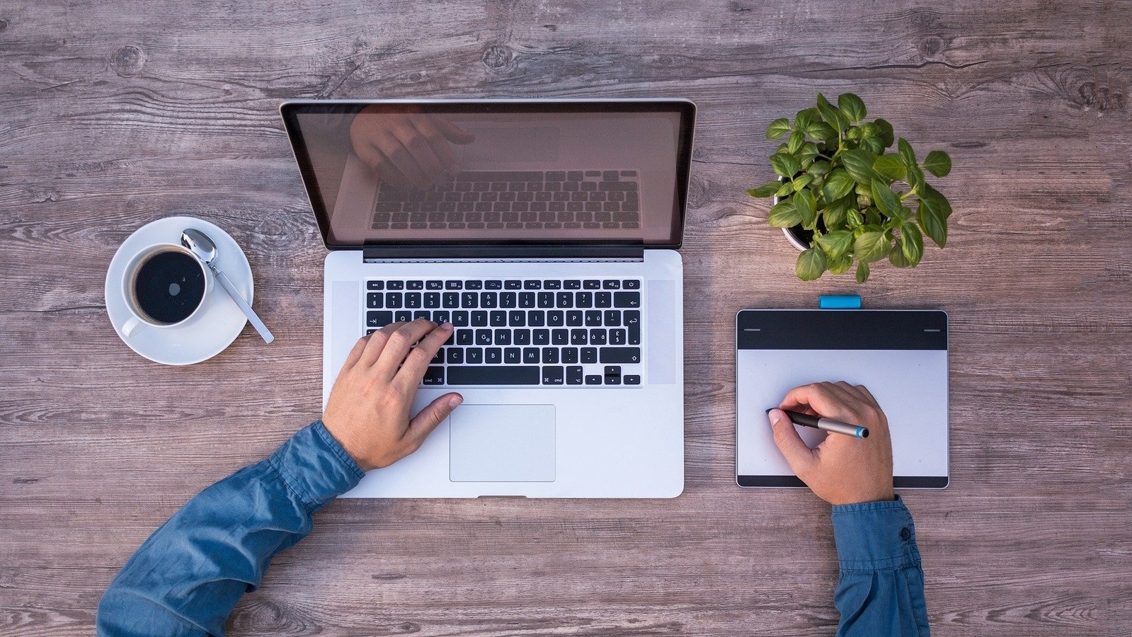 Craob X is a 7mm ultra thin laptop that lacks any ports and uses a wireless charger (Representative Photo) Laptop