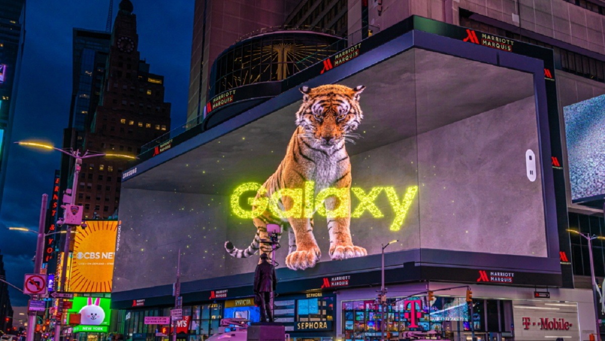 Samsung puts a Tiger on city billboards as part of the Galaxy Unpacked event promotions. Samsung
