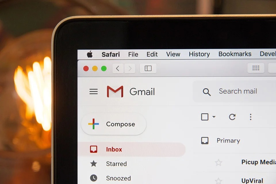 How to send, open secret email and attachments via computer: If you are using Gmail with a work or school account, you need to contact your admin to make sure you can use confidential mode. On your computer, go to Gmail and click on Compose. In the bottom right of the window, click Turn on confidential mode. Gmail