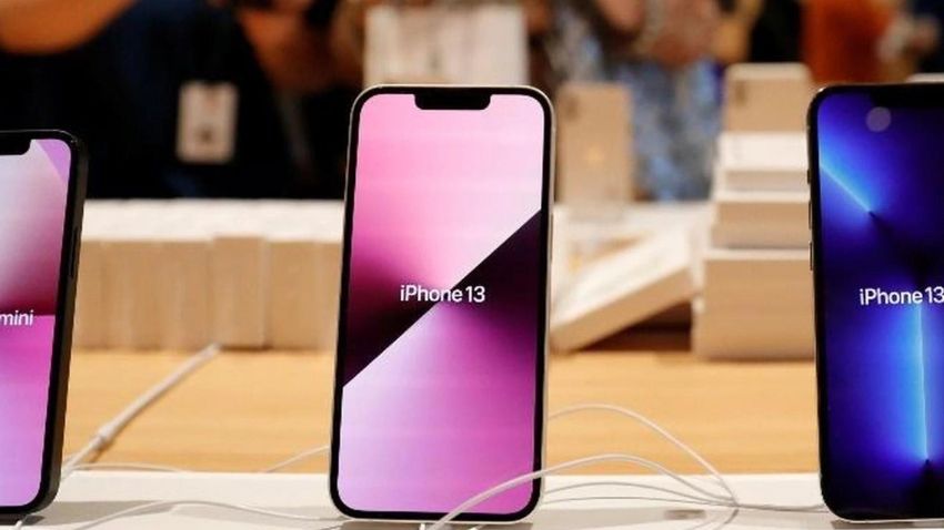 Iphone Se Iphone 13 Iphone 12 Iphone 11 Iphone Xr Price Cuts Announced On Flipkart