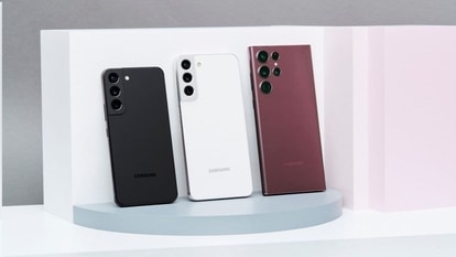 Galaxy S22+ and the Galaxy S22 come with identical design and features, however, they have different sizes in terms of screens and batteries. Galaxy S22+ and the Galaxy S22 come with identical design and features, however, they have different sizes in terms of screens and batteries.