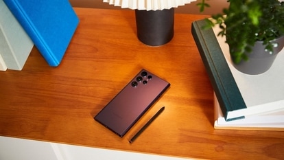 Galaxy S22 is fuelled by 3700 mAh battery that supports 25W fast-charge whereas Galaxy S22+ comes with 4,500 mAh, supported by 45W fast-charge feature.