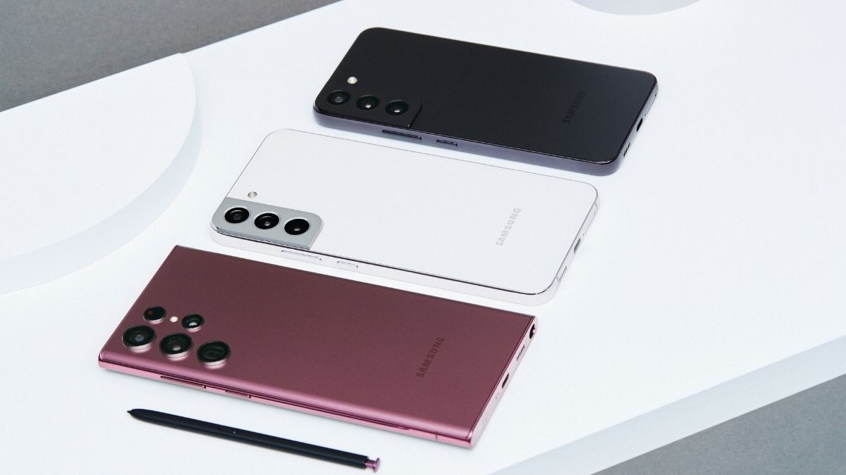 Both Galaxy S22+ and the Galaxy S22 will run on One UI 4.1, based on Android 12. The devices are powered by 4nm Processor.