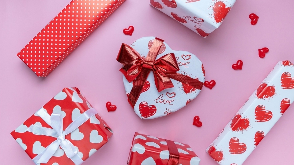 Take Your Gifting To The Next Level With Customised Gift Wrapping From Here  | LBB