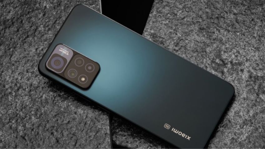 Xiaomi 11i 5G: The 8GB RAM and 128GB storage variant of the Xiaomi 11i 5G is available under Flipkart Big Billion Days sale at a discount of 15 percent for Rs. 26,999. Also, if you have an older phone in good working condition to exchange, you will be able to bring down the price of the phone further by up to Rs. 16,900. Flipkart is also offering several bank offers. Xiaomi 11i 5G