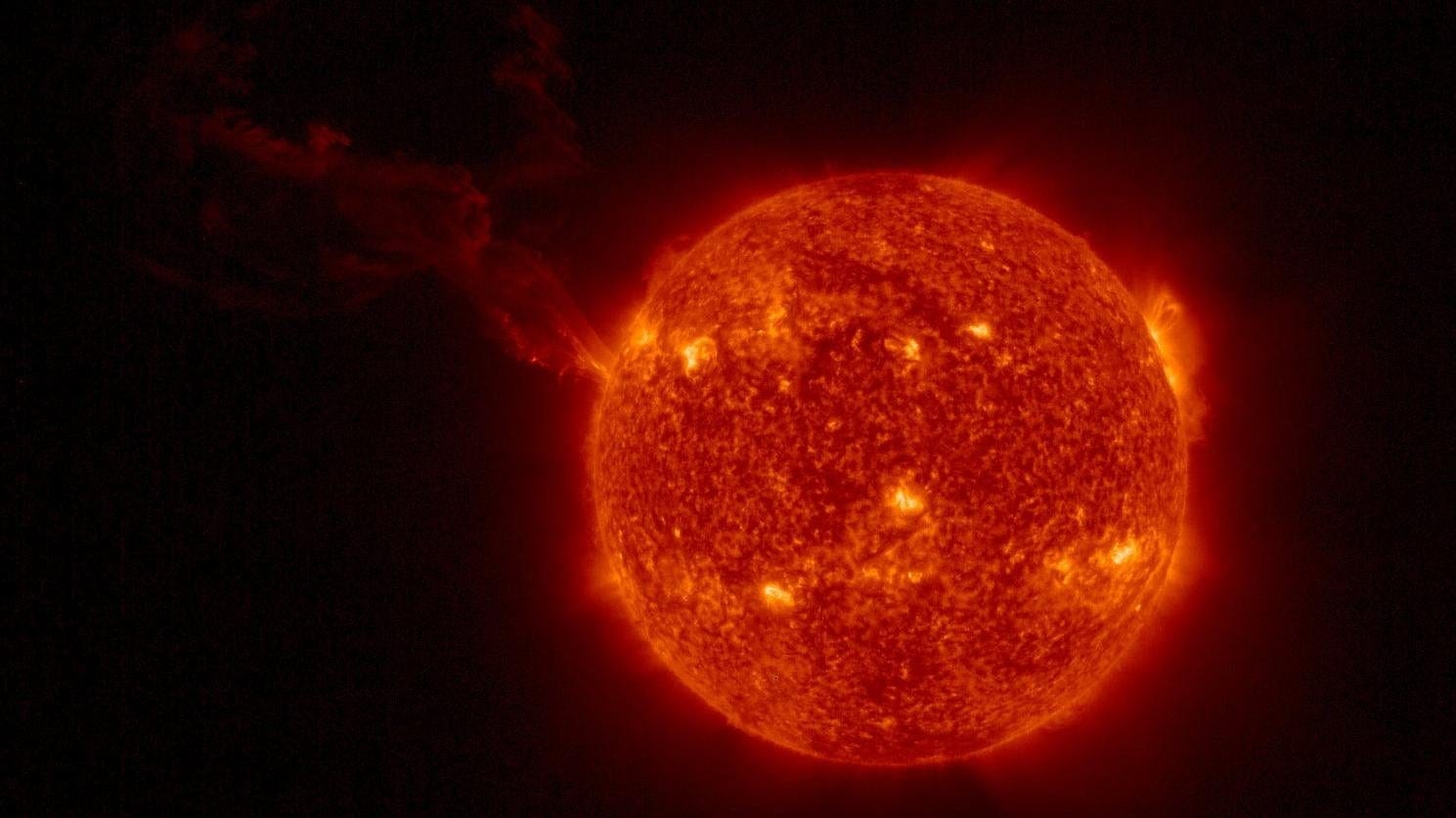 storm danger posed by fresh Mclass solar flare! CME likely