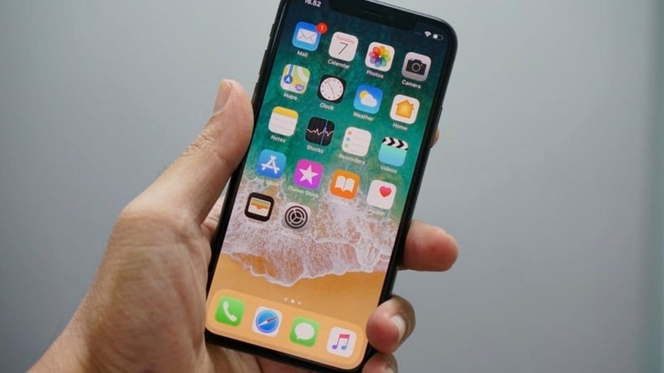 Today View Widget- The Today View widget shows you current information from your favorite apps at a glance—today's headlines, weather, calendar events, battery levels, and more.
