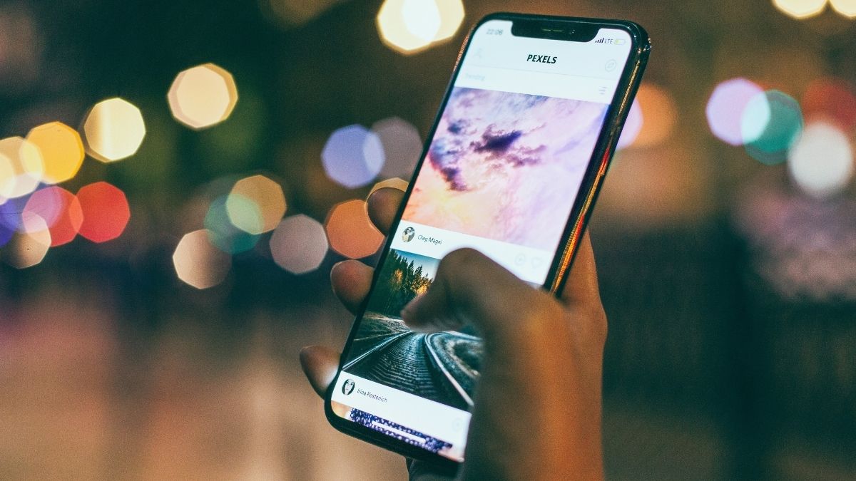 To set up Back Tap, first you need to ensure that your device is running on iOS 14 or later. If you’re running iOS 13 and below, then you’ll need to update before you can set it up. To set up Back Tap, first you need to ensure that your device is running on iOS 14 or later. If you’re running iOS 13 and below, then you’ll need to update before you can set it up.