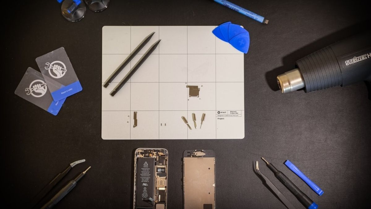 Although a date for this hasn’t been announced, Apple says it will soon equip its technicians with the proper documentation and training. Apple