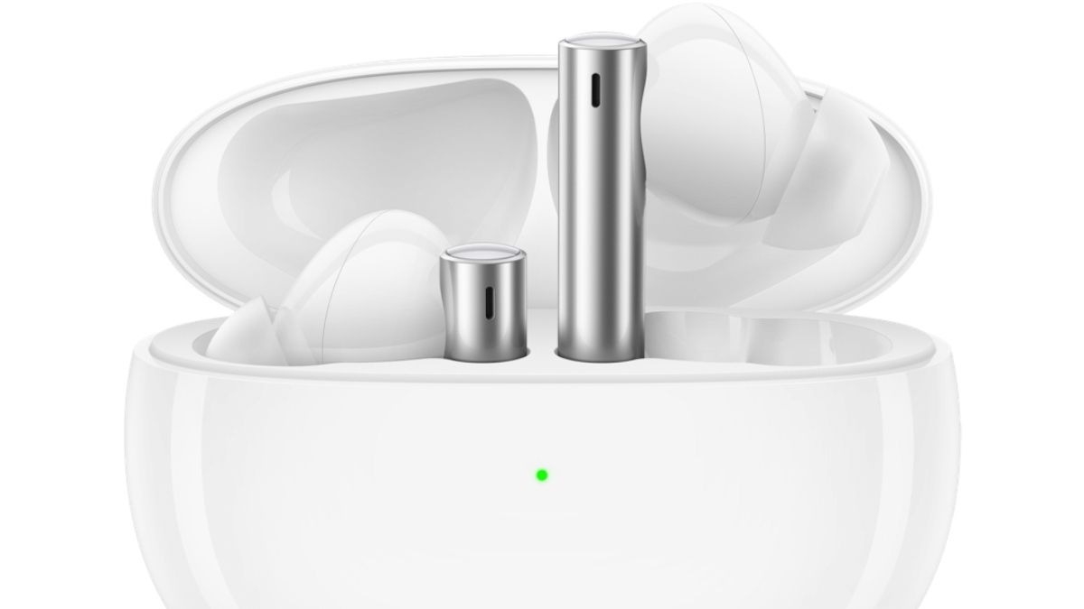 The TWS earbuds also have industry-leading de-wind design, something which is only seen in premium flagship TWS earbuds, providing a comfortable experience in all environments. They have multiple built-in microphones and are structured to deliver a balanced listening experience. Realme Buds Air 3