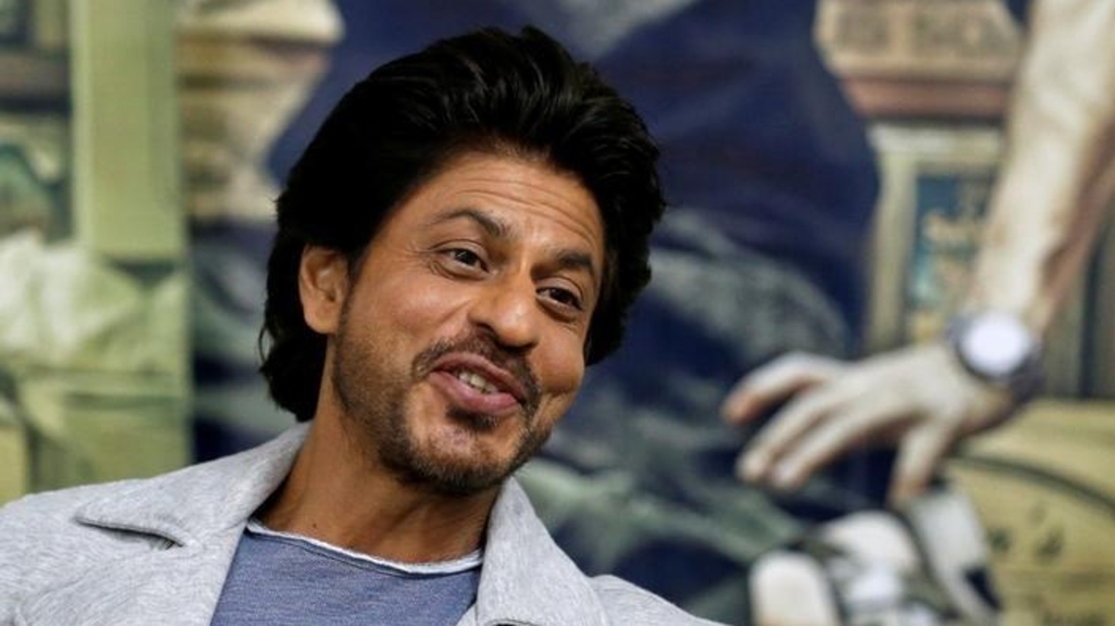 Shah Rukh Khan teases OTT app, Salman Khan congratulates him on Twitter for launching a 'new app' Shah Rukh Khan
