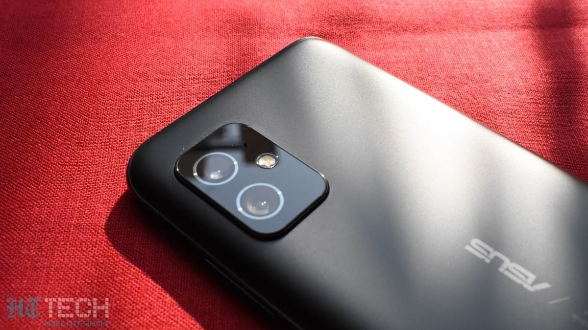 Asus 8z features dual camera setup of a 64MP primary camera and 12MP ultra-wide camera. Asus 8z