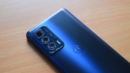 Motorola flagship smartphone is tipped to feature a main 200MP camera along with the latest Snapdragon 8 Gen 1 processor. (Representative Image)