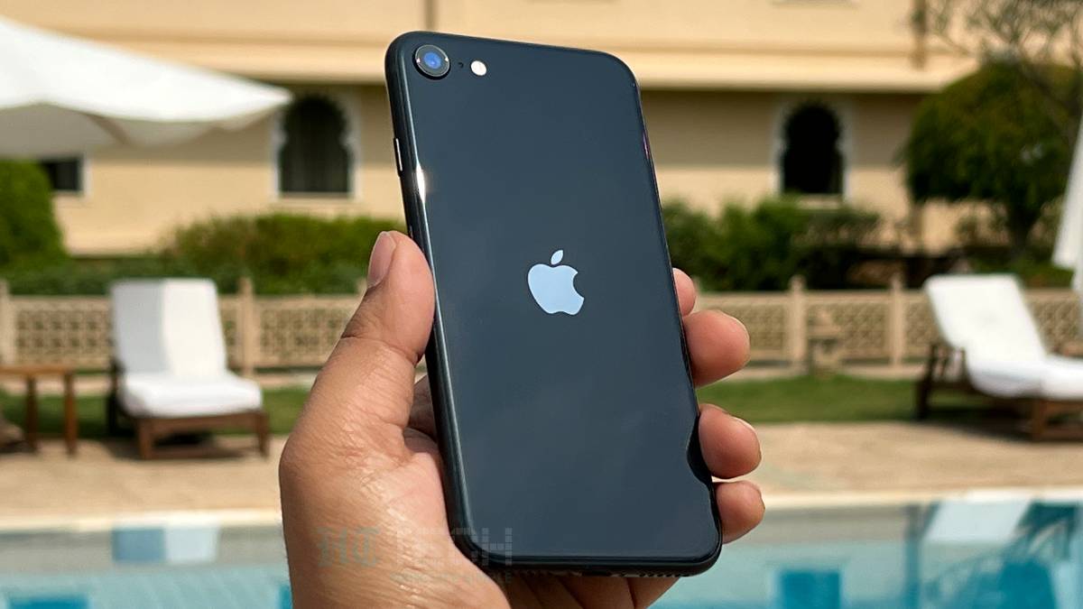 Apple iPhone SE 3rd Gen Review: Surprise Edition!