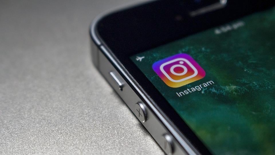 Play, pause, and re-play: Enabled by integrations with Apple Music, Amazon Music, and Spotify coming soon, you can now share a 30-second preview of that song you just can’t get out of your head, and your friends can listen directly from your Instagram chat. Instagram