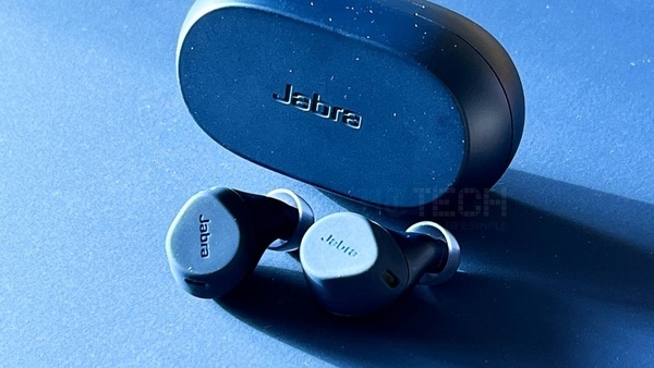 Jabra Elite 7 Active delivers up to 8 hours of battery life and the case adds another 30 hours of stamina. The case supports fast wired charging and even wireless charging.