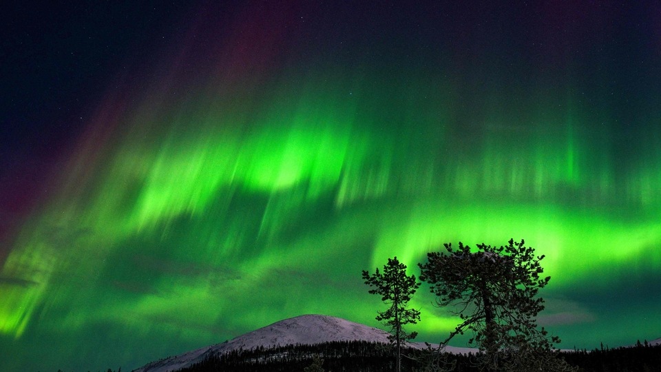 Solar flares will likely cause the phenomenon of Northern Lights as solar radiation hits the Earth’s atmosphere. The solar flare was seen through images from Nasa's Solar Dynamics Observatory that showed the eruption occurred at 11:57 p.m. EST on Tuesday.