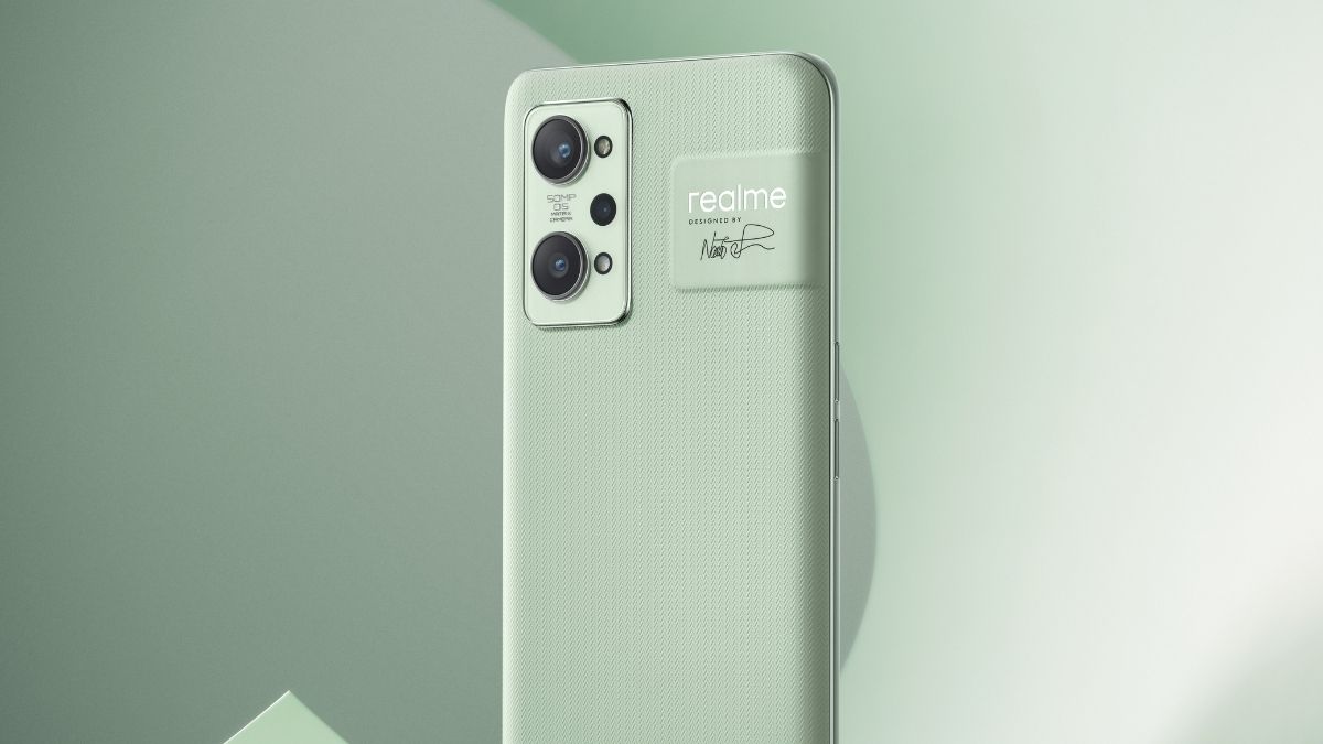 In-camera department, Realme GT 2 features a triple camera setup with the Sony IMX766 sensor of 50MP main camera along with a 119° Ultra-wide camera, 50MP main camera, and a 4CM macro lens. Realme GT 2