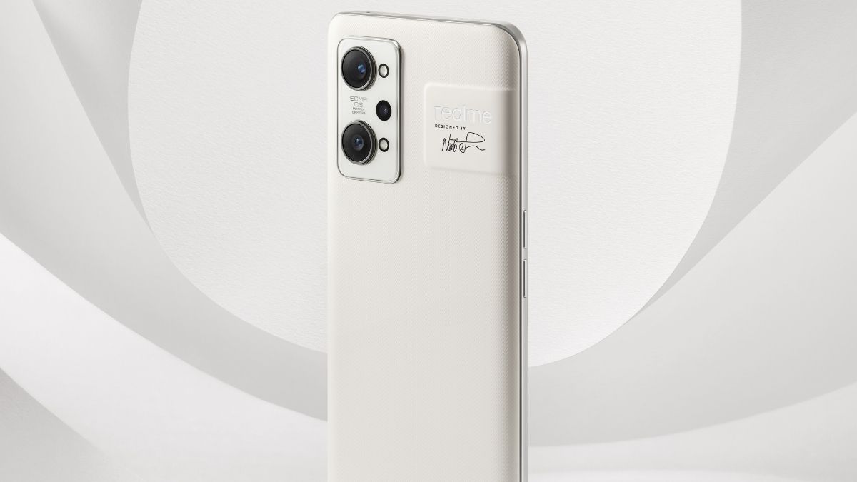 It will be powered by a Snapdragon 888 chipset that comes with a 120Hz AMOLED display and promises to bring 1000Hz Touch Sampling. It is packed with a 5000mAh battery which comes with a 65W fast charging Realme GT 2