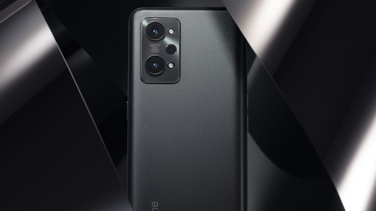 The Realme GT 2 comes with a similar bio-polymer smartphone design in collaboration with Naoto Fukasawa which we have seen in Realme GT 2 Pro. Realme GT 2