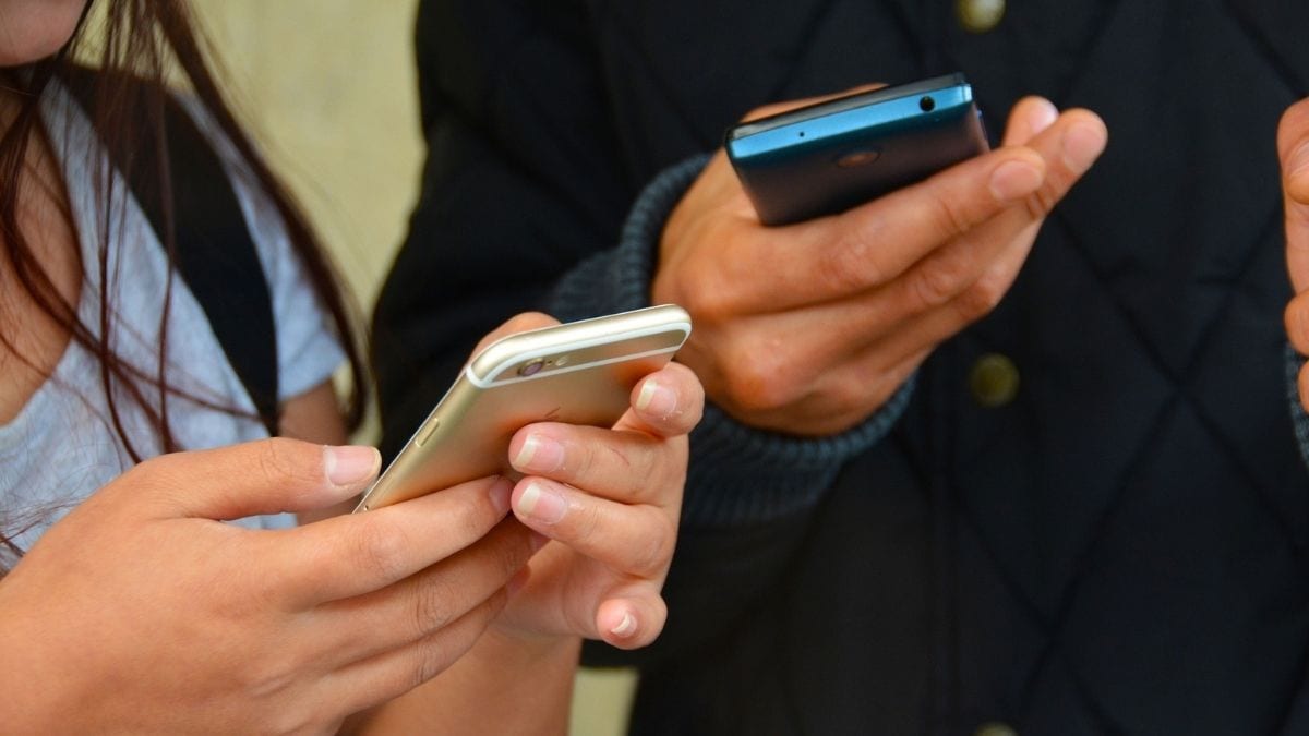A strong internet connection is a prerequisite for the group calling feature. The quality of the call depends on the stability and speed of the internet connection WhatsApp