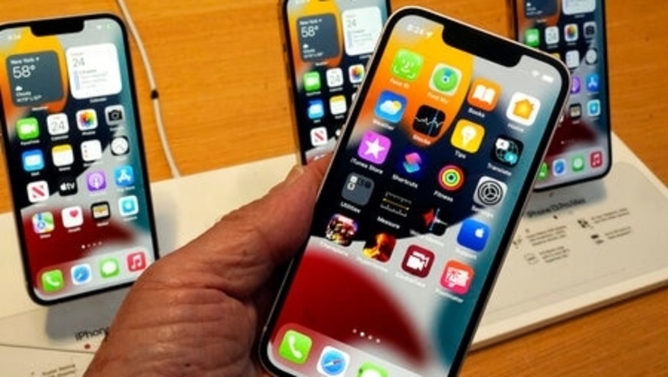 In terms of power, the iPhone 14 base models are expected to continue with the same or an improved version of the A15 Bionic, which will be renamed as the A16 Bionic. The Pro models will get the new A16 Bionic, which will likely be rebranded as the A16 Pro. According to Bloomberg, Apple has taken this step to accommodate for the ongoing chip shortage.