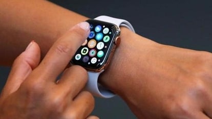A fault known as the Black Screen of Death has been seen affecting the popular Apple Watch 6 smartwatches. The fault has been previously seen in Series 2, Series 3 and Series 5.