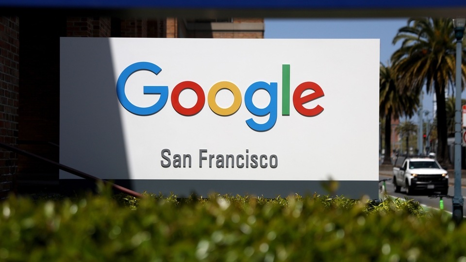 The companies that have complied with the bogus requests include Meta Platforms Inc., Apple Inc., Alphabet Inc.’s Google, Snap Inc., Twitter Inc. and Discord Inc. Google