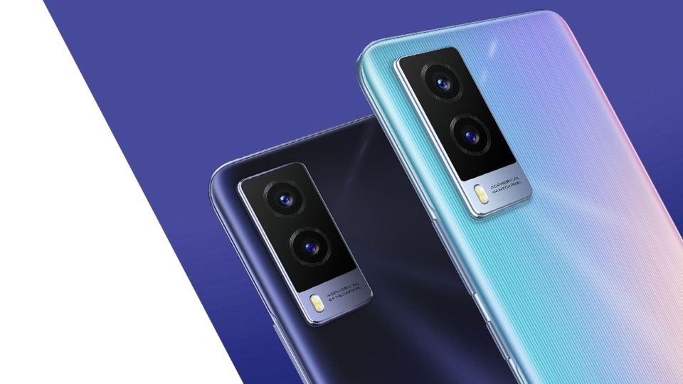 Vivo V21e 5G- Rs. 23,990 The Vivo V21e 5G is powered by a MediaTek Dimensity 700 chipset with 8GB RAM and 128GB storage. It has a 6.4-inch FHD+ display and a 4000mAh battery with fast charging support of 44W. It has a dual camera setup with 64MP and 8MP rear cameras. Vivo V21e 5G