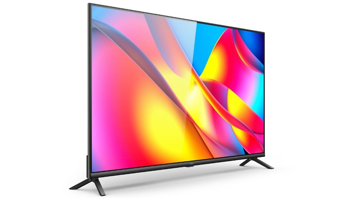 The realme Smart TV X Full HD will also go on sale starting today from 12PM. The TV comes in 2 sizes. The 40-inch model is priced at Rs. 23,999 and the 43-inch model at 25,999, making it one of the more affordable TVs in the market. realme Smart TV X